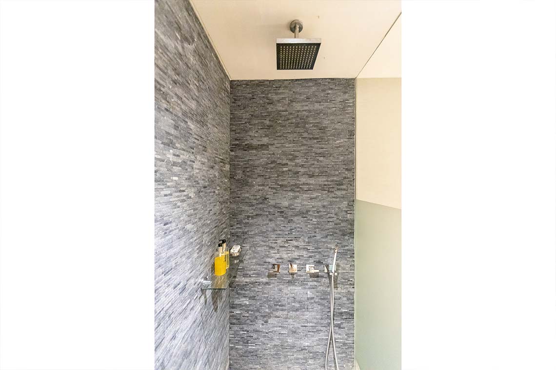 Villa Mekha Bathroom