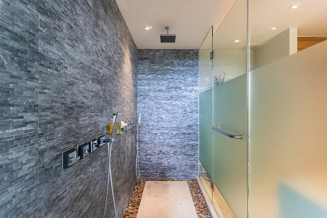 Villa Mekha Bathroom