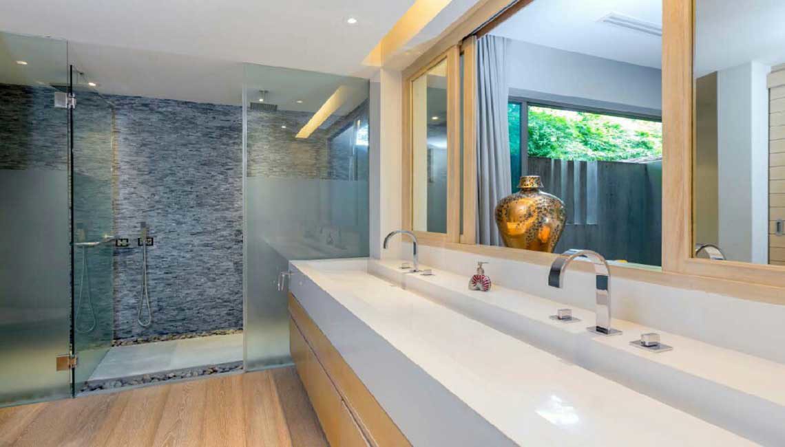 Villa Varin bathrooms