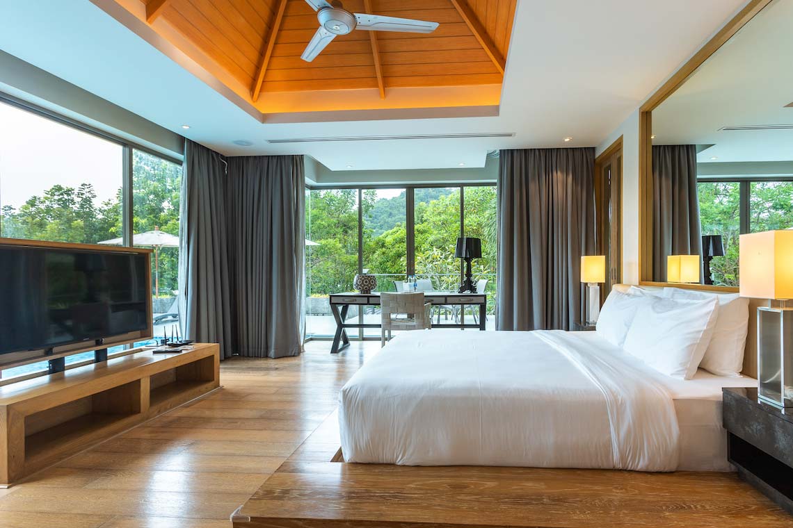 La Colline Villa Napalai bedroom bed king size